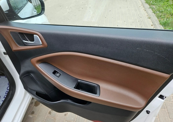 Hyundai i20 cena 30900 przebieg: 97545, rok produkcji 2015 z Kożuchów małe 232